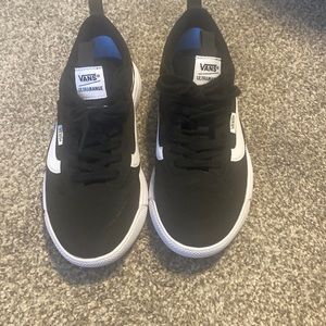 Black Vans Ultrarange